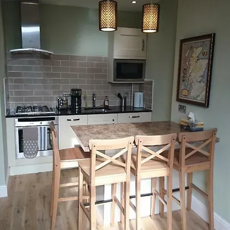 Murrayfield Spacious 2-Bedroom Apartment Edinburgh Exterior photo